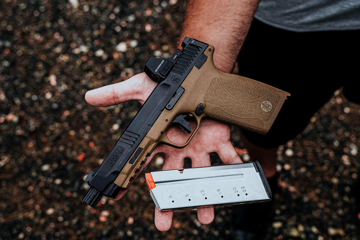 Smith & Wesson Releases M&P 5.7 Handgun In Flat Dark Earth | FUNGlock ...